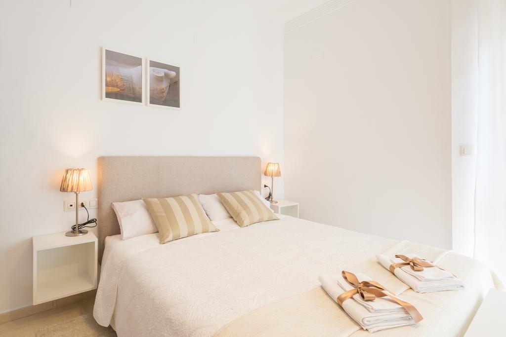 Colon12 Urban Apartment Малага Екстер'єр фото
